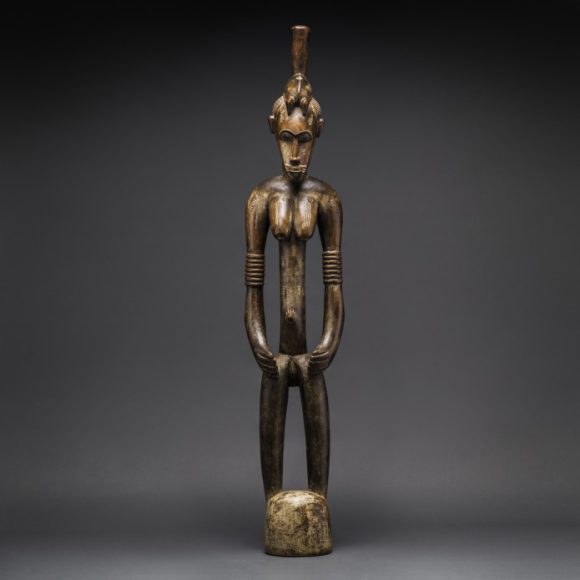 Un magnifique Pombilele Sénoufo en bois, marqueur de rythme. 20e siècle après J-C