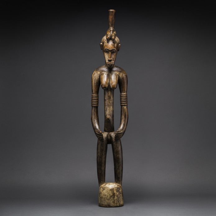 SENOUFO Un magnifique Pombilele Sénoufo en bois, marqueur de rythme. 20e siècle après J-C